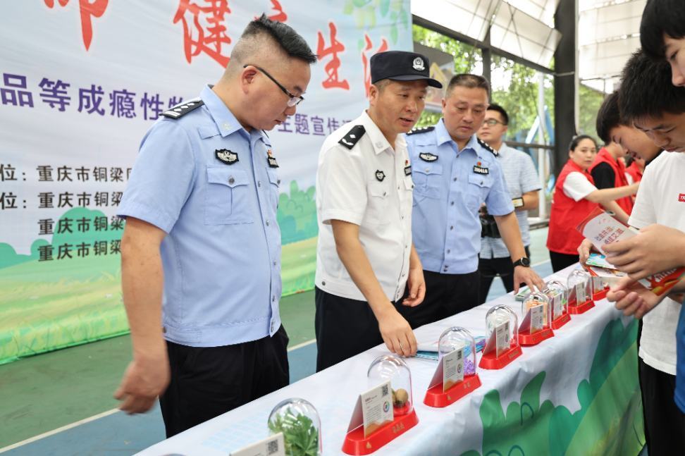 人人讲安全 个个会应急 我校开展2025年安全生产月主题宣传活动